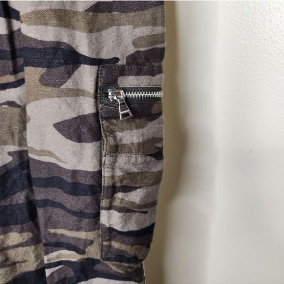 Express small extreme high rise camo paperbag waist linen blend moto pants - Picture 2 of 5